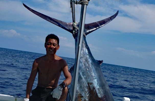 238kgカジキと2時間の死闘！！カジキトローリング | 沖縄の船