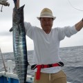 沖縄のトローリングでオキサワラを釣った男性