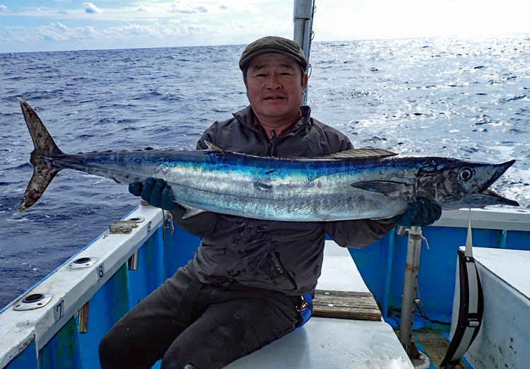 カマスサワラを釣った熊本県の男性