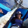 クレーンズ沖縄、鶴丸のトローリングでカジキを釣った女性アングラー