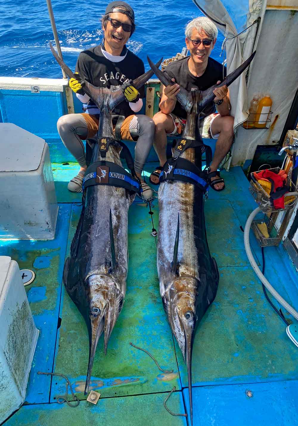 沖縄のカジキトローリングで釣り上げた2匹のカジキ