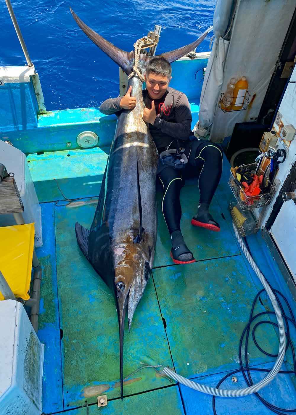 カジキを釣り上げた男