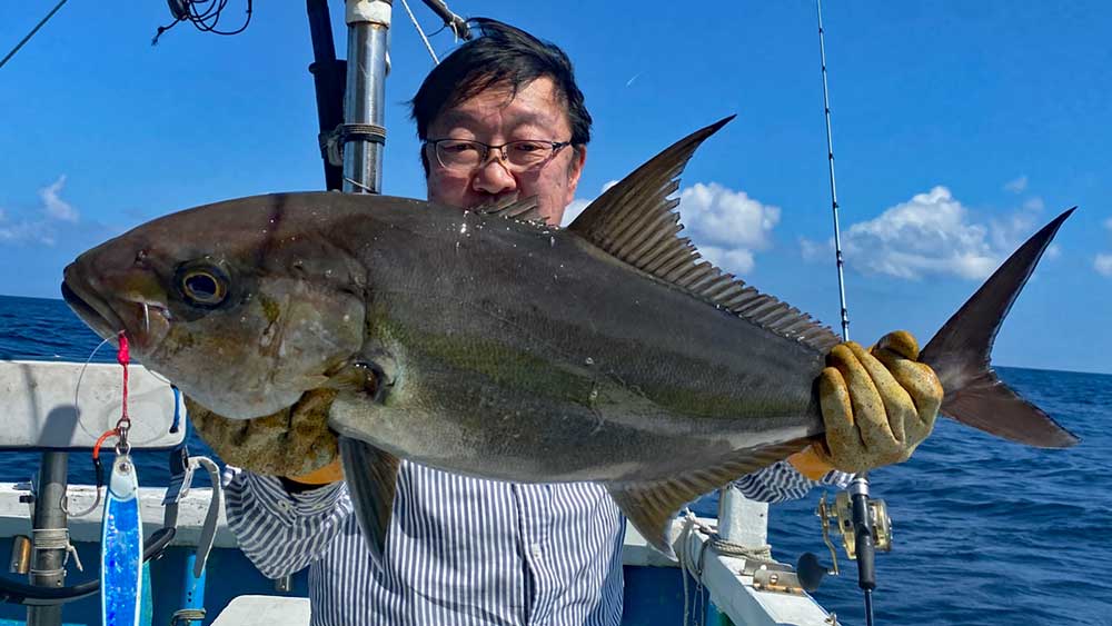 ジギングで釣り上げた8kgのカンパチ