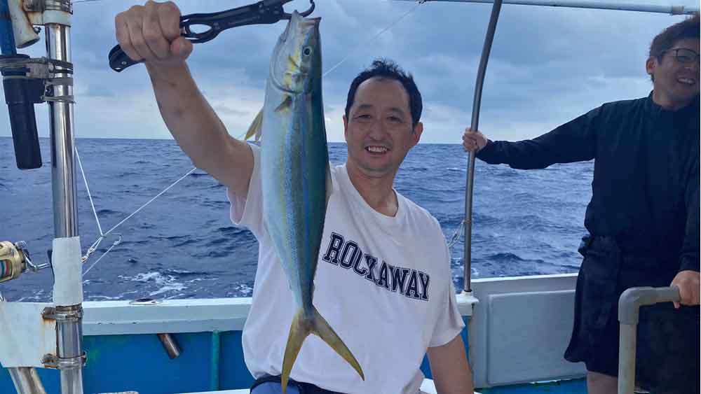 ライトトローリングで釣れたツムブリ