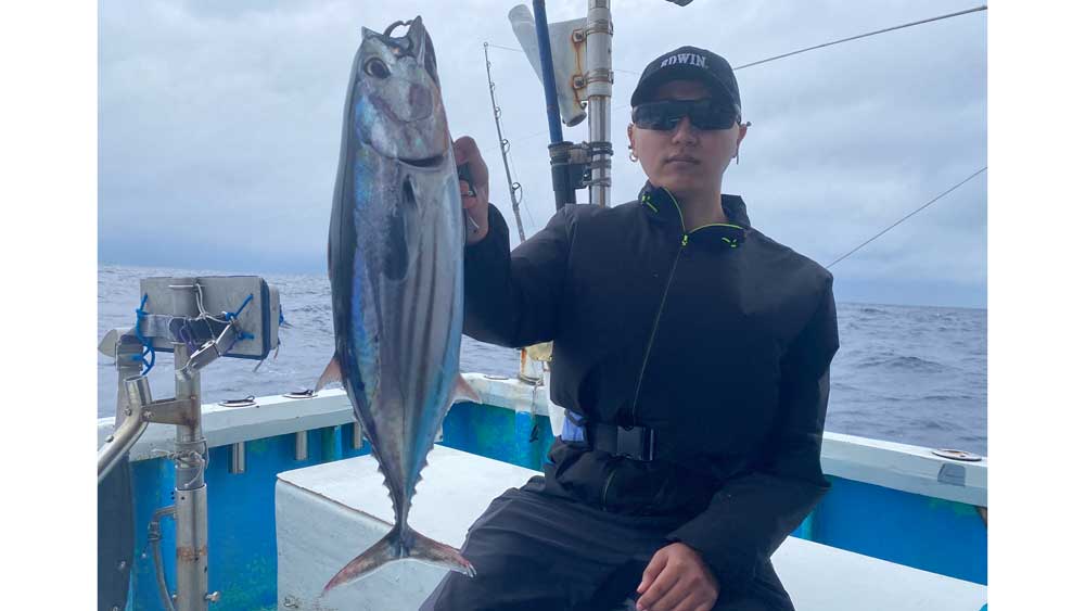 トローリングで釣り上げたカツオ