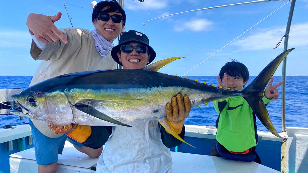 沖縄のトローリングで釣り上げたキハダマグロ