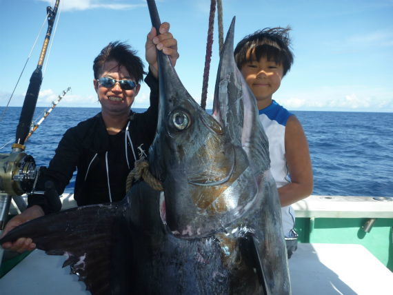 2014年8月に初乗船でカジキ釣り上げる
